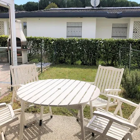 Appartement Modern Flat With Outdoor Space Bibione